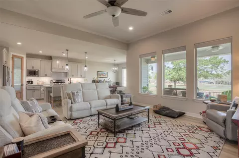 Living - 16 Westwood Dr W, Trinity, TX 75862 photo 2 of 6