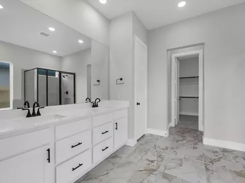 Bath - 22618 Ruby Forest Rd, Tomball, TX 77377 photo 1 of 4