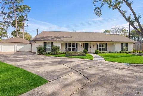4902 Candleleaf Dr, Houston, TX 77018