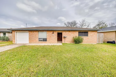 1221 Kitty St, Deer Park, TX 77536