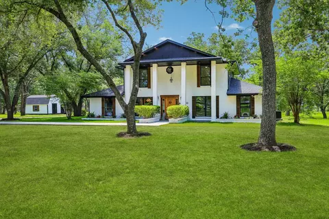 98 Pin Oak Ln, Hempstead, TX 77445