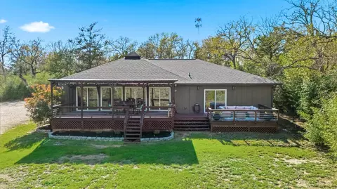 8052 Perry Ln, College Station, TX 77845
