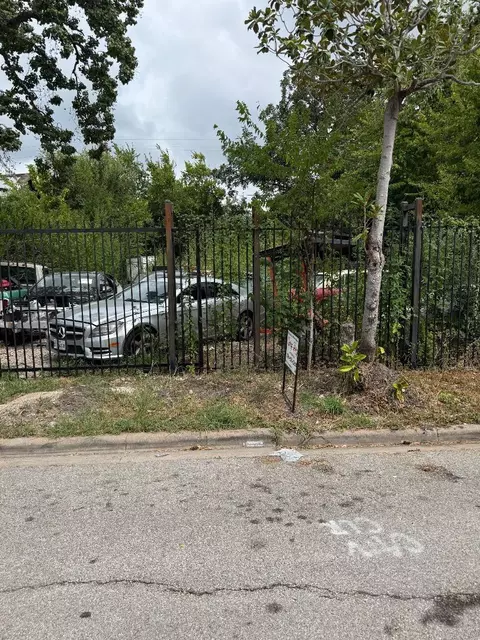 8918 Bellflower St, Houston, TX 77063