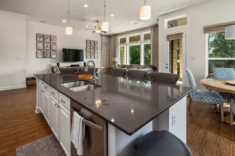 Kitchen - 1810 Daly Way, Conroe, TX 77304 photo 2 of 3