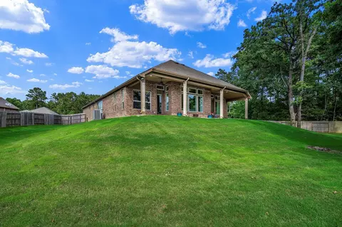 Exterior - 1810 Daly Way, Conroe, TX 77304 photo 7 of 9