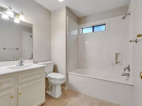 Bath - 195 Coral Gables, Trinity, TX 75862 photo 3 of 3