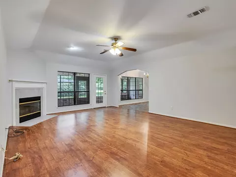 Living - 195 Coral Gables, Trinity, TX 75862 photo 3 of 4