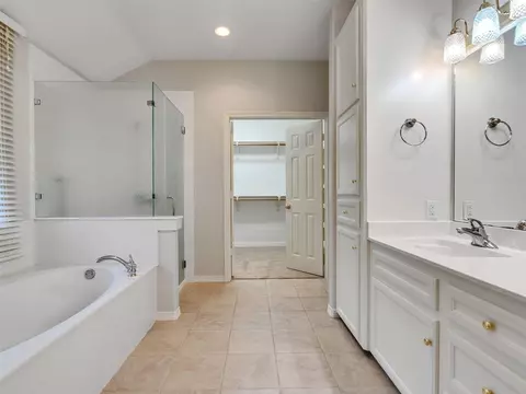 Bath - 195 Coral Gables, Trinity, TX 75862 photo 2 of 3
