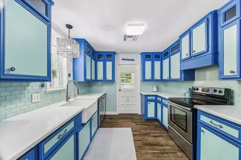 Kitchen - 15432 Esther Dr, Conroe, TX 77384 photo 2 of 2