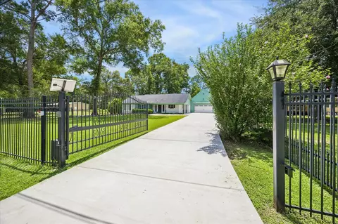 Exterior - 15432 Esther Dr, Conroe, TX 77384 photo 4 of 9