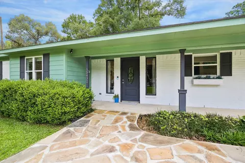 Exterior - 15432 Esther Dr, Conroe, TX 77384 photo 3 of 9