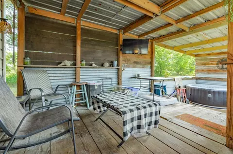 Exterior - 302 Britt Bailey Blvd, Angleton, TX 77515 photo 6 of 8