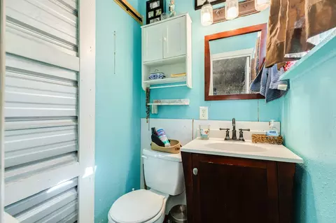 Bath - 302 Britt Bailey Blvd, Angleton, TX 77515 photo 1 of 2
