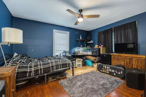Bedroom - 302 Britt Bailey Blvd, Angleton, TX 77515 photo 3 of 4