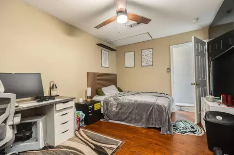 Bedroom - 302 Britt Bailey Blvd, Angleton, TX 77515 photo 4 of 4