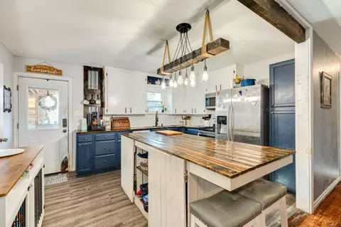 Kitchen - 302 Britt Bailey Blvd, Angleton, TX 77515 photo 1 of 4