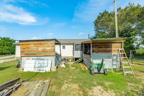 Exterior - 302 Britt Bailey Blvd, Angleton, TX 77515 photo 7 of 8