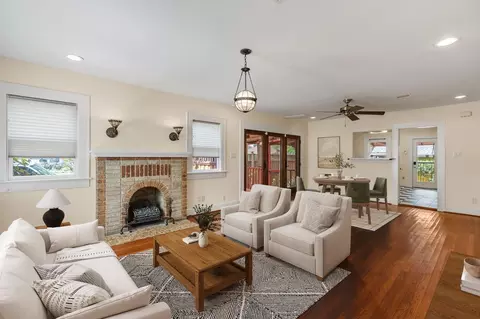 Living - 701 E 17th St, Houston, TX 77008 photo 1 of 2