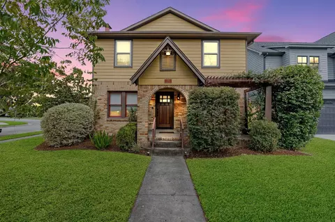 701 E 17th St, Houston, TX 77008