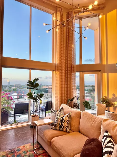 3311 Yupon St #606, Houston, TX 77006