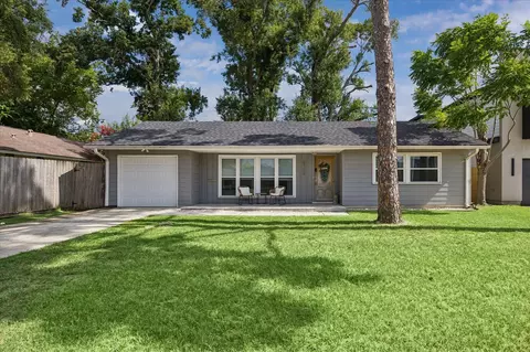 8106 Montridge Dr, Houston, TX 77055