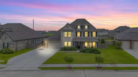 14926 Lake Shore Ave, Mont Belvieu, TX 77523