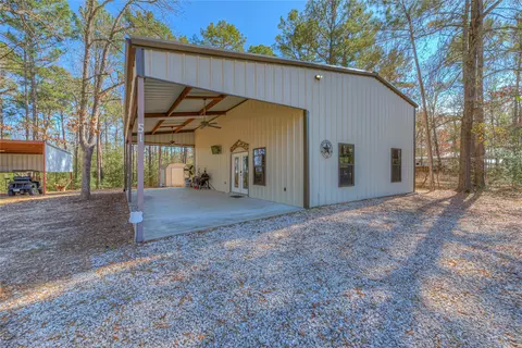 51 Roatan Dr, Point Blank, TX 77364