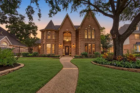 3122 Timber Village Dr, Houston, TX 77068