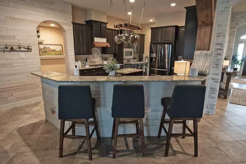 Kitchen - 1283 Laurel Ln, Angleton, TX 77515 photo 1 of 5