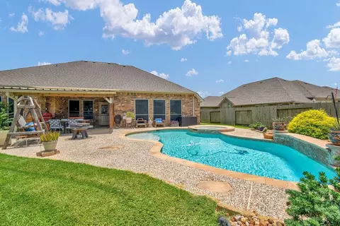 Exterior - 1283 Laurel Ln, Angleton, TX 77515 photo 8 of 9