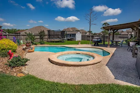 Exterior - 1283 Laurel Ln, Angleton, TX 77515 photo 6 of 9