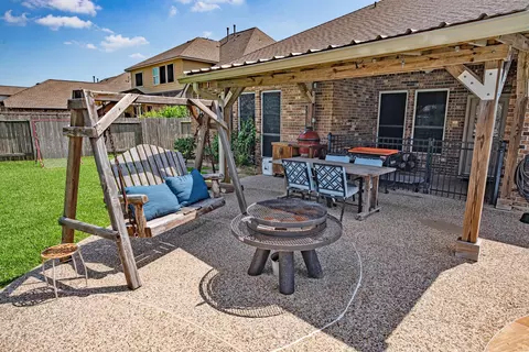Exterior - 1283 Laurel Ln, Angleton, TX 77515 photo 3 of 9
