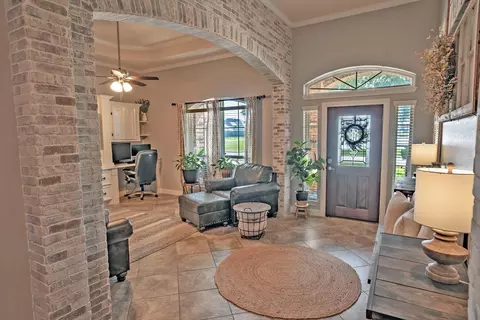 Entry Way - 1283 Laurel Ln, Angleton, TX 77515 photo 1 of 6