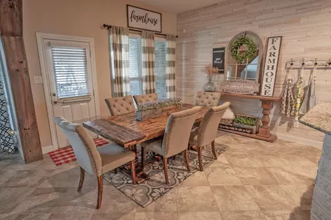 Dining - 1283 Laurel Ln, Angleton, TX 77515 photo 1 of 2