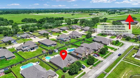 View/Area - 1283 Laurel Ln, Angleton, TX 77515 photo 7 of 9