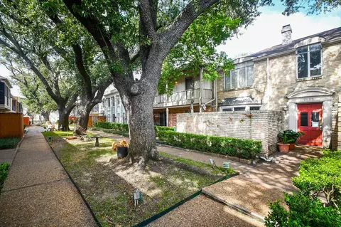 2585 Marilee Ln #2, Houston, TX 77057