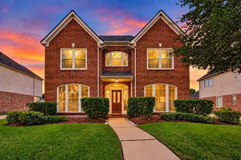 2114 Barrington Pointe Dr, League City, TX 77573