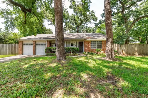 1518 Maux Dr, Houston, TX 77043