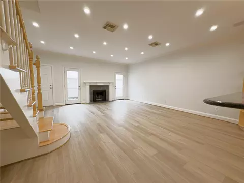 2976 Holly Hall St #2976, Houston, TX 77054