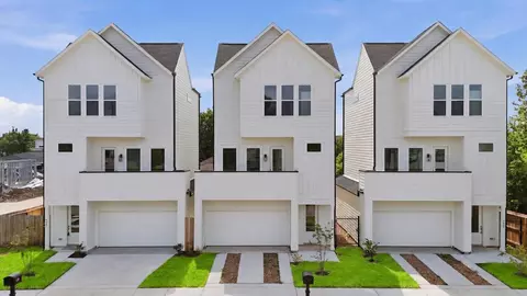 7453 Lasalette St, Houston, TX 77021