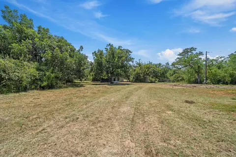 Exterior - 37585 Porter Rd, Hempstead, TX 77445 photo 3 of 5