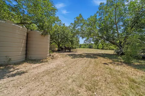 Exterior - 37585 Porter Rd, Hempstead, TX 77445 photo 1 of 5