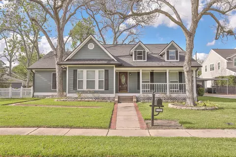 115 5th St, Sugar Land, TX 77498