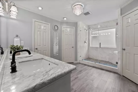 Bath - 9527 Enstone Cir, Spring, TX 77379 photo 3 of 6
