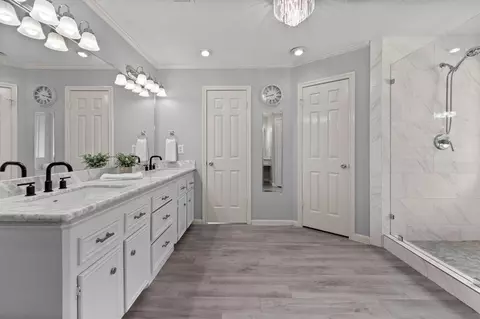 Bath - 9527 Enstone Cir, Spring, TX 77379 photo 2 of 6