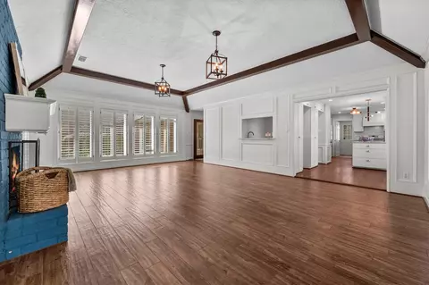 Living - 9527 Enstone Cir, Spring, TX 77379 photo 3 of 7
