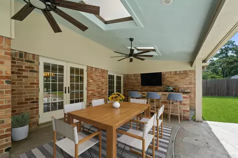 Exterior - 9527 Enstone Cir, Spring, TX 77379 photo 6 of 9