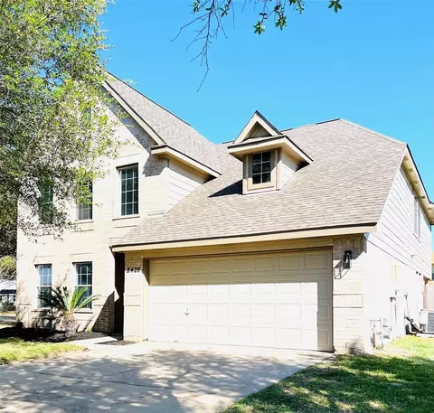 8426 Woodland Knoll Ln, Cypress, TX 77433