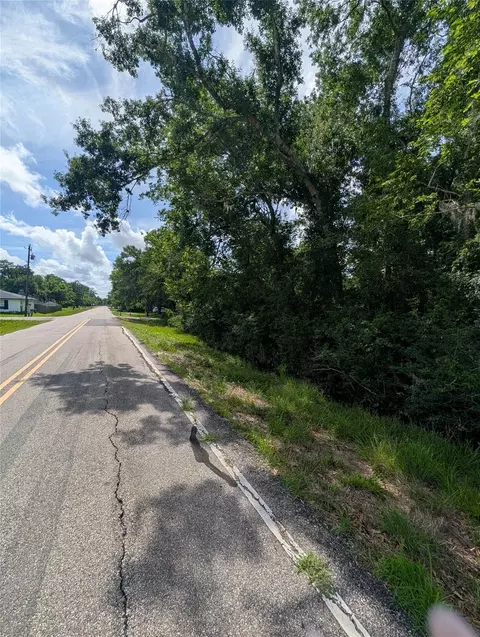000 Oak Forest St, Brazoria, TX 77422
