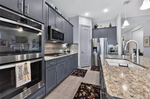 Kitchen - 392 Connemara Dr, Spring, TX 77382 photo 4 of 4